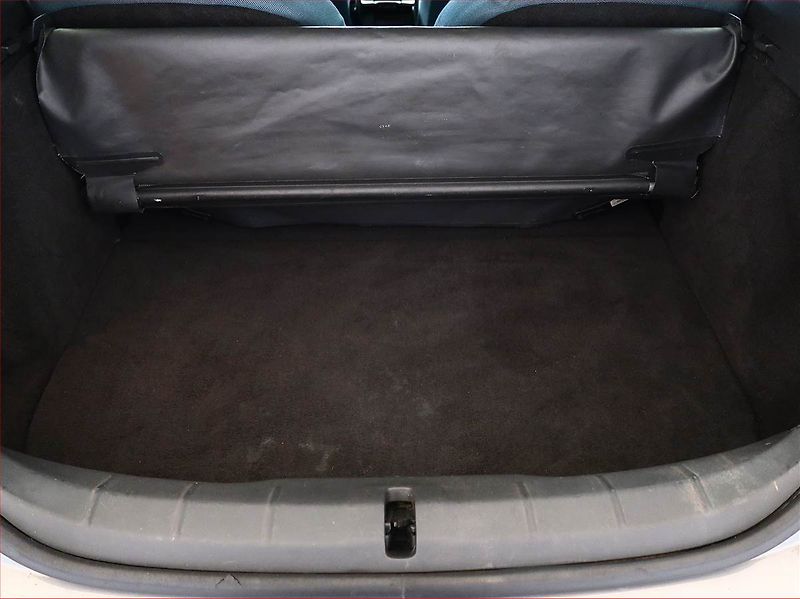 Volvo C30 (2011) 1.6 i, Tempomat, Park. senzory - fotka 13 z 15