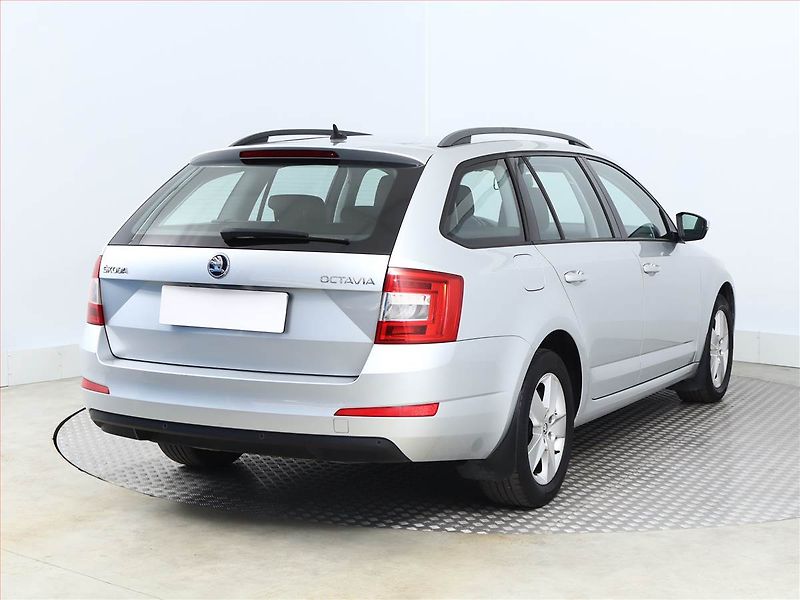 Škoda Octavia (2017) Ambition 1.6 TDI, Serv.kniha - fotka 5 z 14