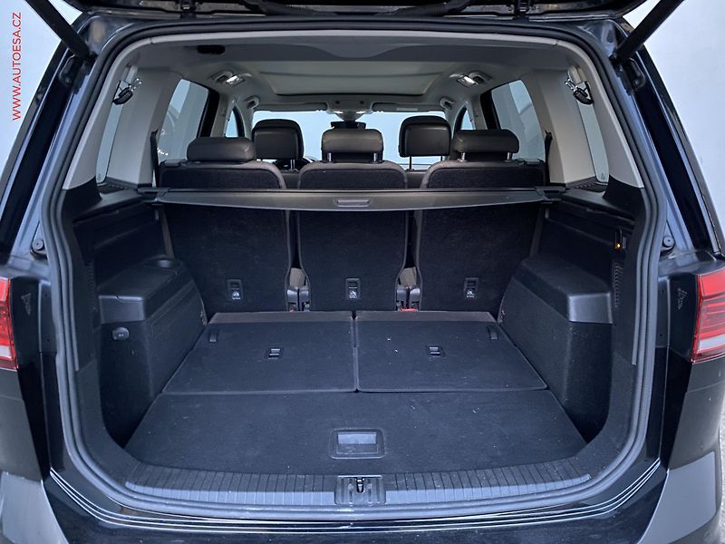 Volkswagen Touran (2018) 1.6TDi 7 míst, DSG, LED - fotka 7 z 17