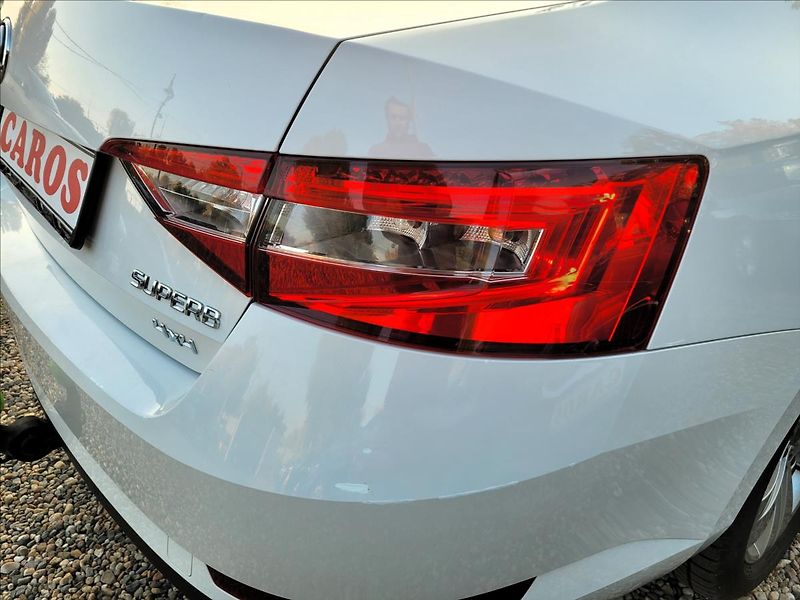 Škoda Superb 2,0 TDI,140kw,DSG,Panorama - fotka 46 z 50