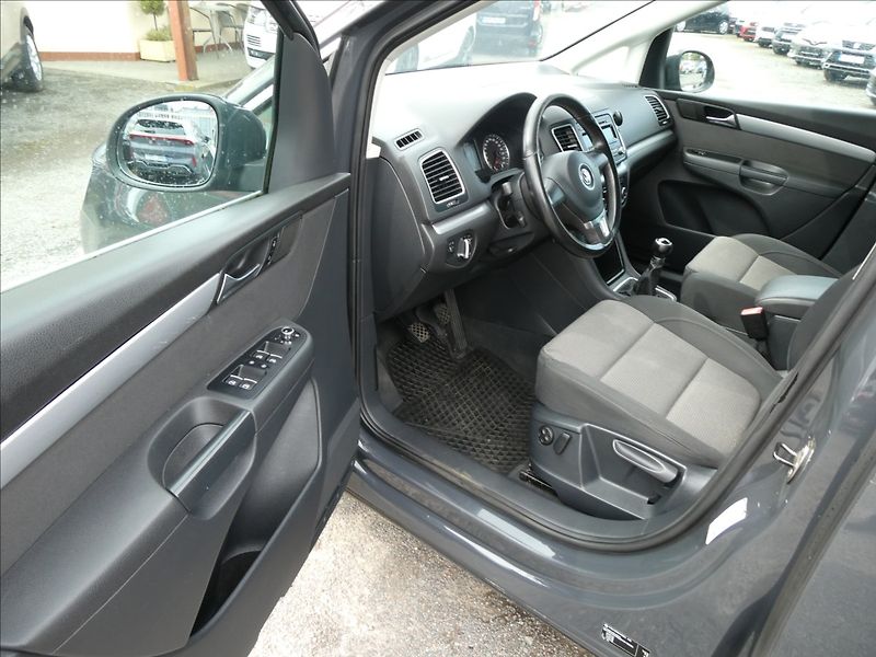 Volkswagen Sharan 1,4 TSi 110kW Comfort,po servi - fotka 13 z 44