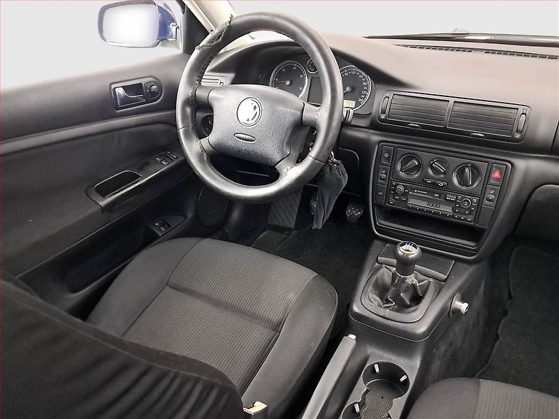 Volkswagen Passat (2002) 1.9 TDI, nová STK, Klima - fotka 7 z 13