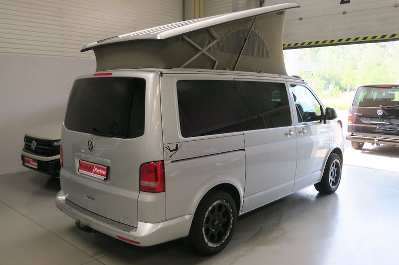 Volkswagen T5 California (2015) 2.0TDI Beach 4Mot. DSG Bi-XEN - fotka 4 z 50