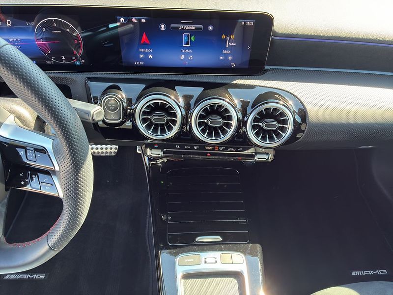 Mercedes-Benz Třídy A A 200 d - fotka 19 z 26