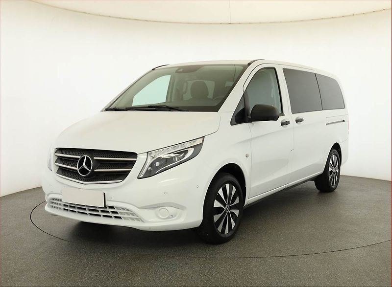 Mercedes-Benz Vito (2020) Select 119 CDI 4x4, Bus, 8Míst - fotka 2 z 17