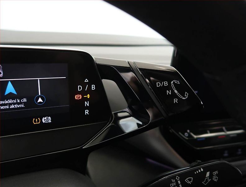 Volkswagen ID.5 (2023) Pro Perf. (82 kWh), SoH 93% - fotka 13 z 32