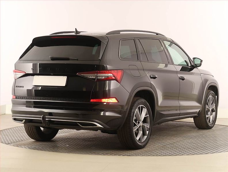 Škoda Kodiaq (2022) Sportline 1.5 TSI, digi klima - fotka 5 z 27