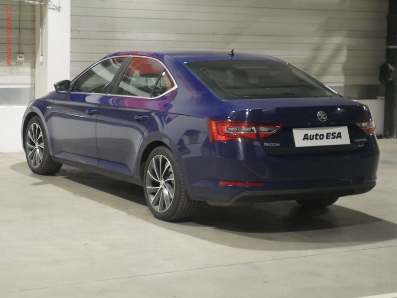 Škoda Superb (2015) 2.0 TDi 4x4, ČR, L&K, DSG - fotka 6 z 23
