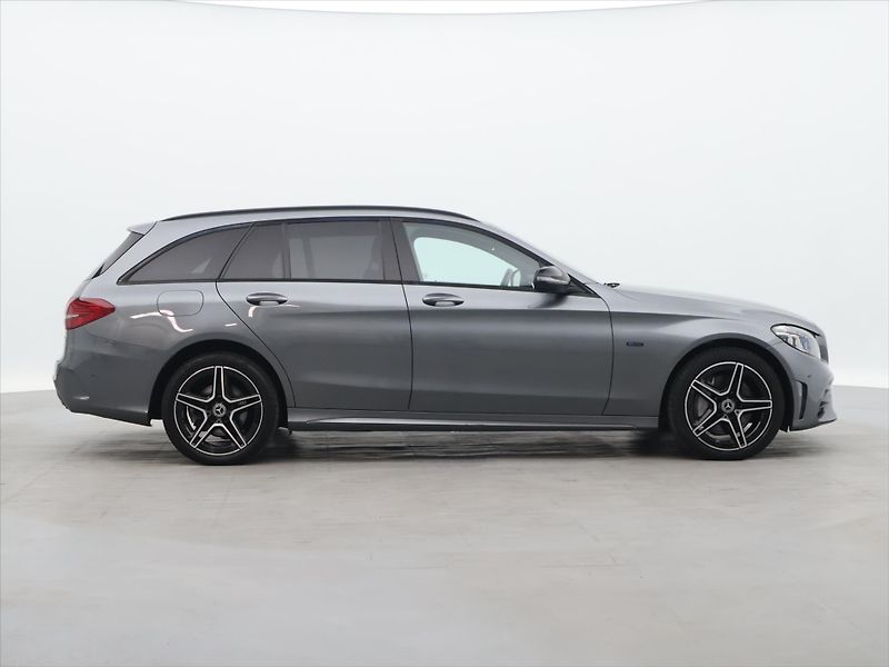 Mercedes-Benz Třídy C 2,0 300de 143kW AMG Night LED - fotka 8 z 40
