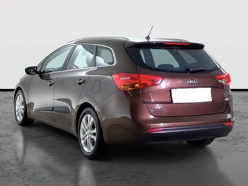Kia Ceed (2012) 1.6 GDI, Navi, Xenony - fotka 4 z 17
