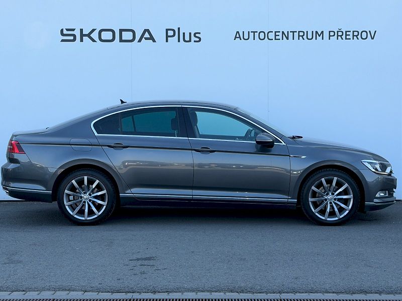 Volkswagen Passat (2016) 2.0 TDI 110kW HighLine - fotka 32 z 35