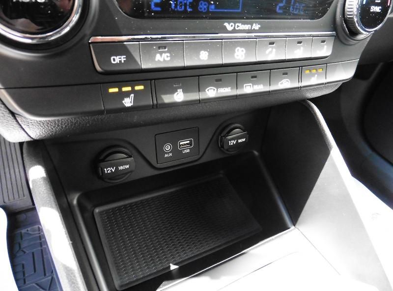 Hyundai Tucson 1,7 CRDi Czech Edition, Navi, - fotka 14 z 17