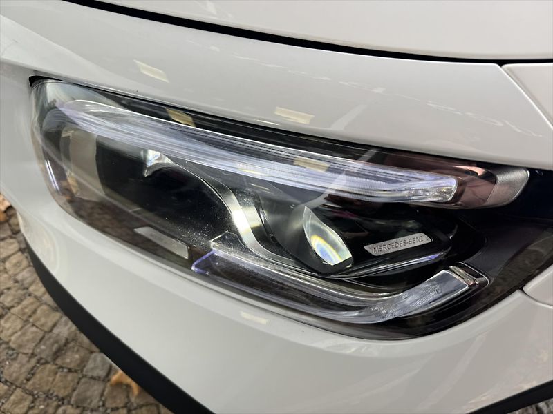Mercedes-Benz GLB 200d 4MATIC AMG paket - fotka 32 z 33