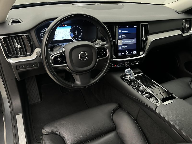 Volvo V60 T6 AWD RECHARGE INSCRIPTION - fotka 4 z 47