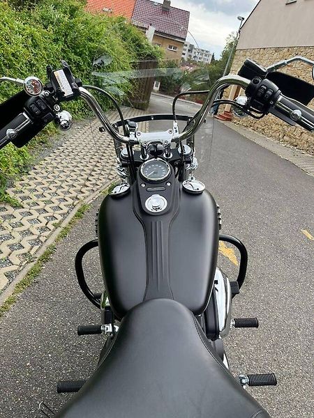 Harley-Davidson FXDB Dyna Street Bob (2017) - fotka 9 z 17