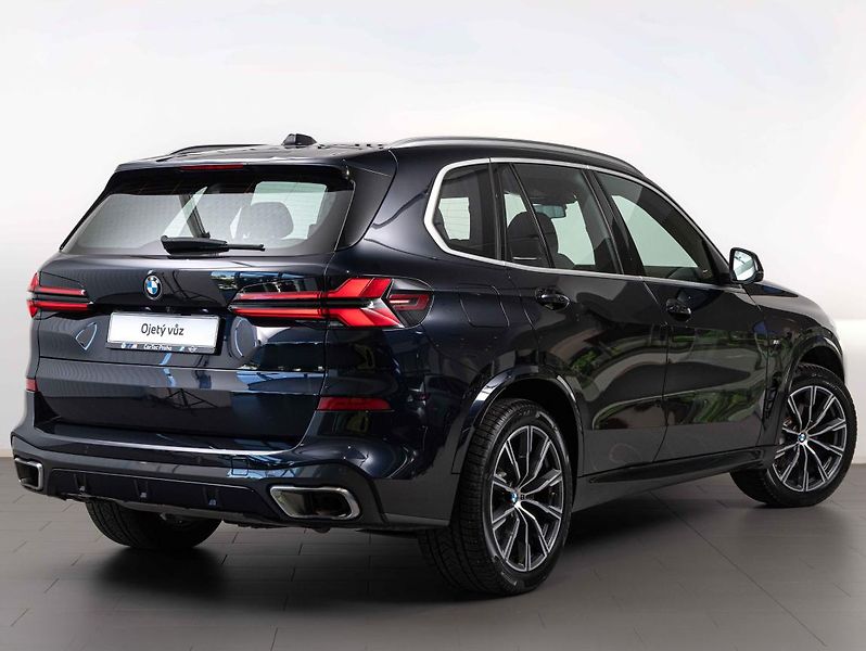 BMW X5 xDrive30d - fotka 4 z 22