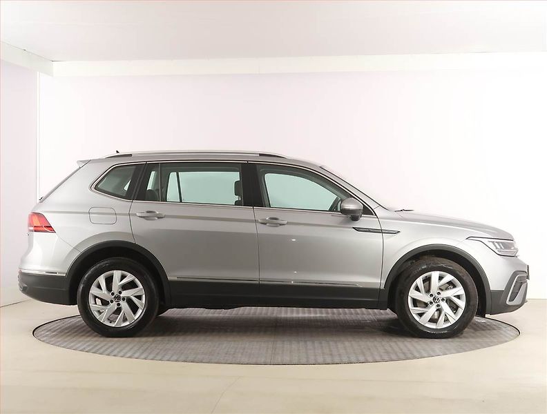 Volkswagen Tiguan Allspace (2022) Life 2.0 TDI, digi klima - fotka 6 z 31