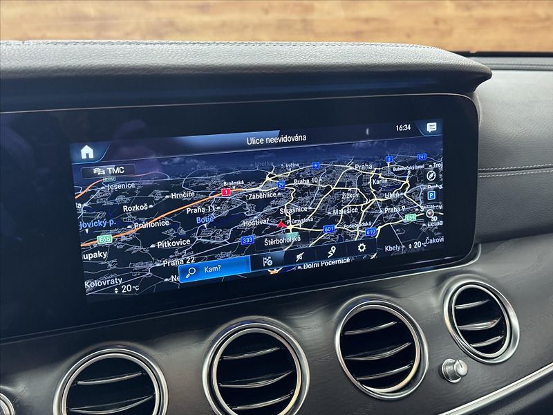 Mercedes-Benz Třídy E 400d AIRMATIC 4MATIC LED - fotka 12 z 27