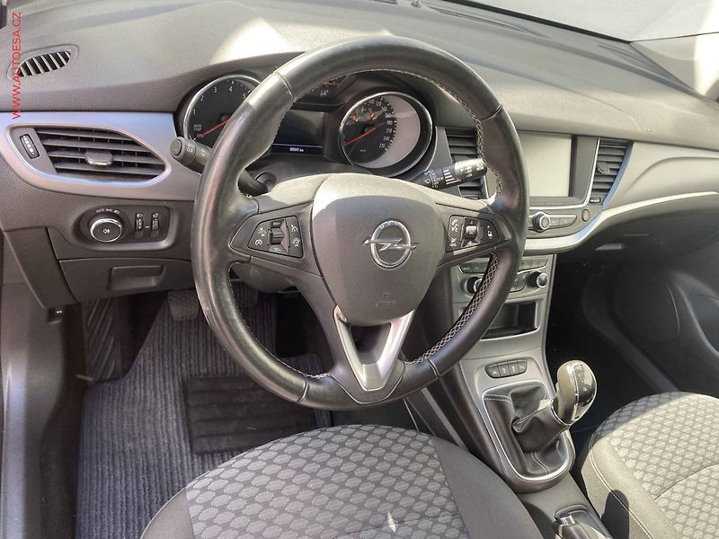 Opel Astra (2018) 1.4T, Navi, +kola - fotka 12 z 20