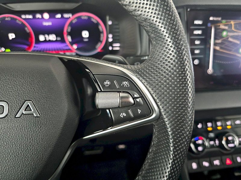 Škoda Karoq (2025) 2.0TSi 140kW 4x4 SPORTLINE TAŽ - fotka 10 z 32