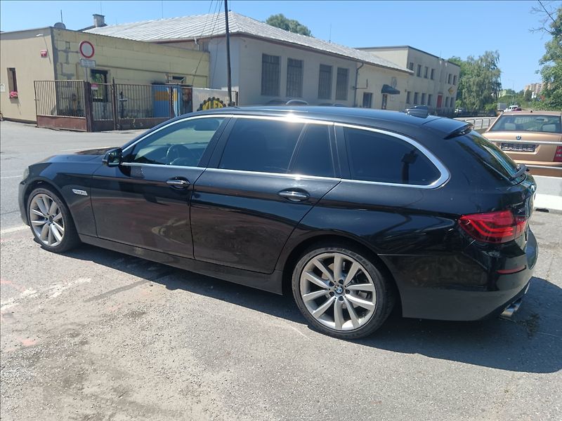 BMW Řada 5 2,0 525D Xdrive - fotka 7 z 24