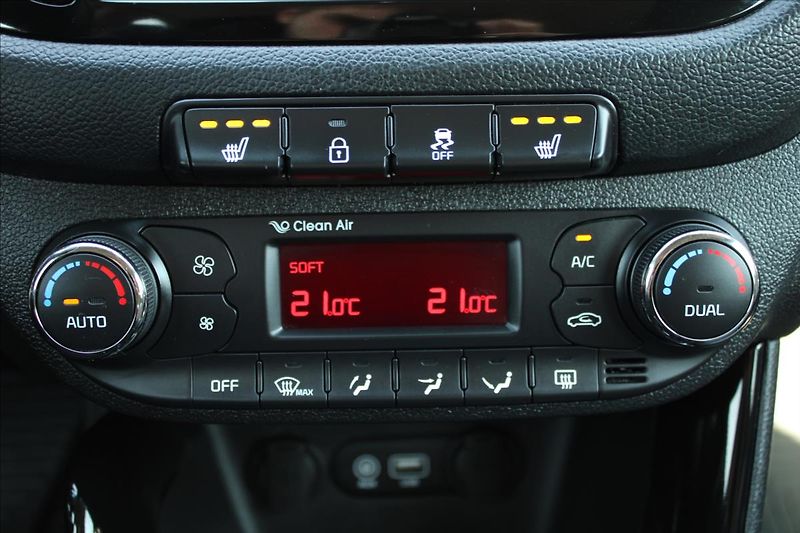 Kia Ceed 1,6 GDi  ČR,1.MAJITEL,TOP - fotka 15 z 33