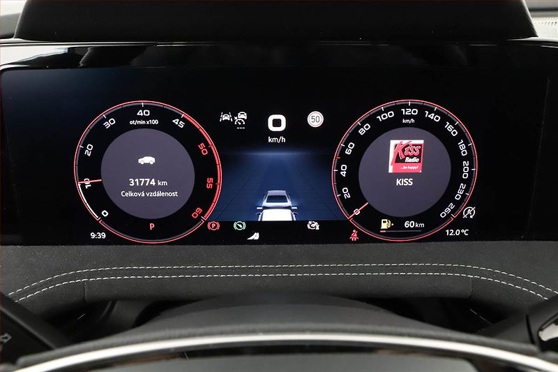 Škoda Superb (2025) 2.0 TDI, Sportline, HUD, Paměť - fotka 8 z 21