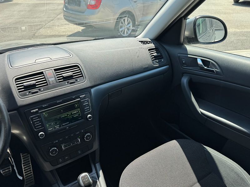 Škoda Yeti (2012) Elegance 1,2 TSI 77 Kw - fotka 15 z 37