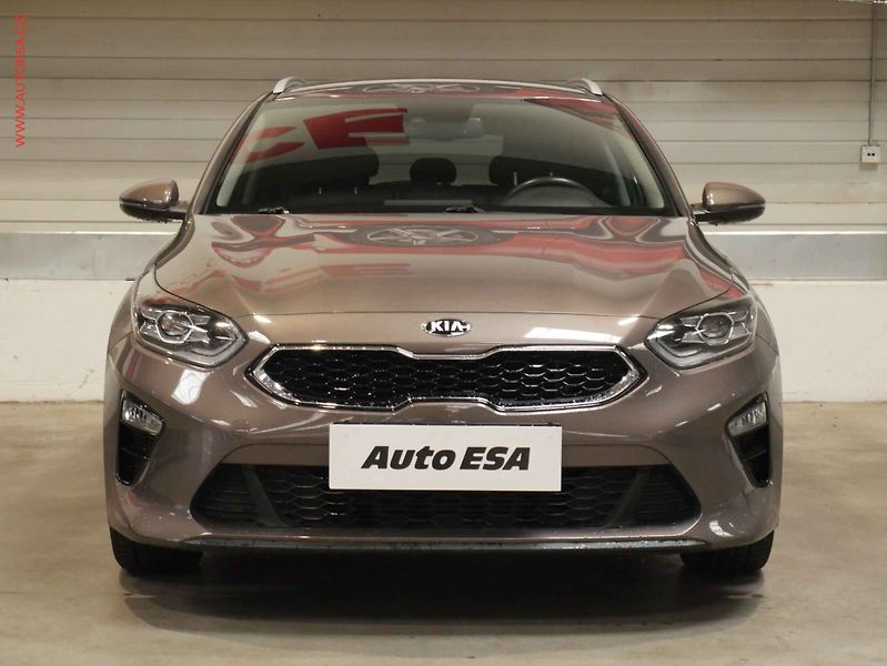 Kia Ceed (2021) 1.5T-GDI, 1.maj,ČR, servis - fotka 2 z 20