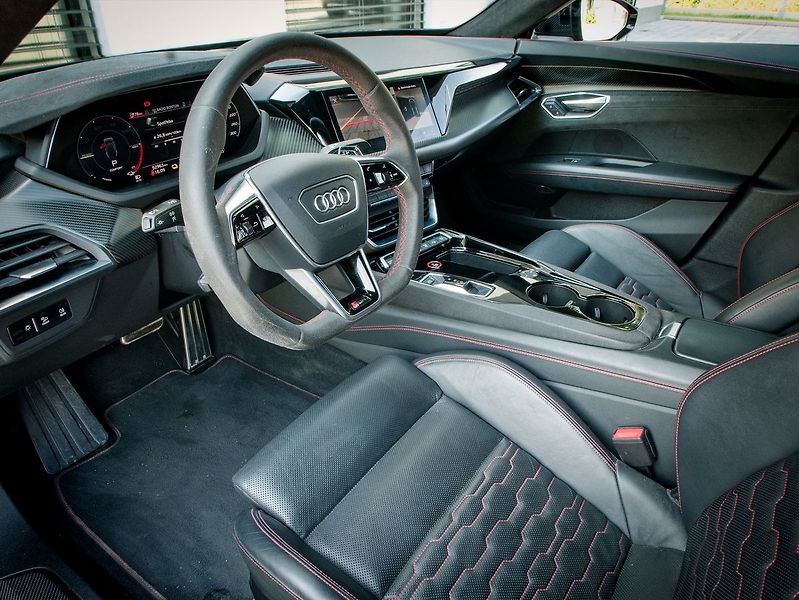 Audi Ostatní GT Laser, B&O, swivelling rear - fotka 6 z 12