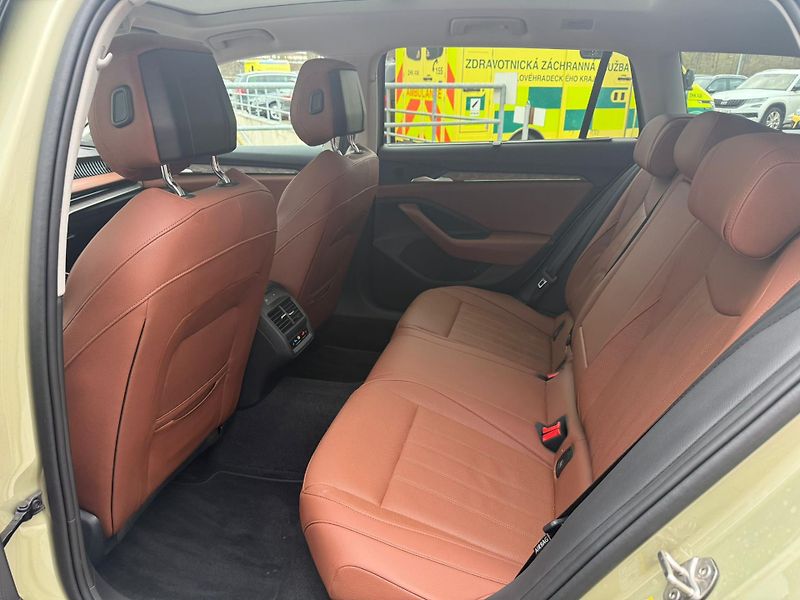 Škoda Superb Combi L&K 2.0 TDI 142kW 4x4 DS - fotka 22 z 27