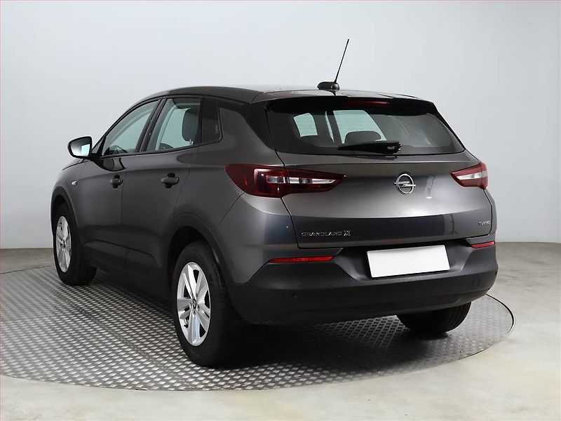 Opel Grandland X (2018) 1.2 Turbo, ČR,1.maj - fotka 4 z 19