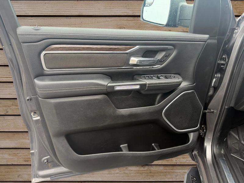 Dodge RAM (2019) +HEMI+PRO COMP LIFT+LARAMIE+ - fotka 19 z 23