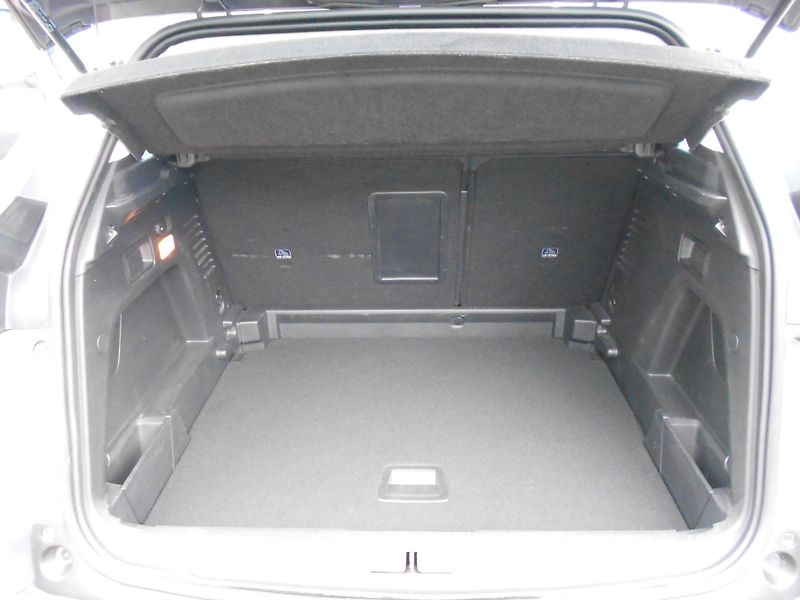 Peugeot 3008 Active 1,2 MAN ČR 1.majitel - fotka 9 z 9