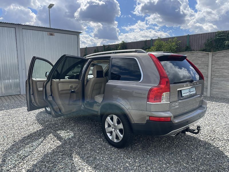 Volvo XC90 2.5TDi D5 200PS AWD R-DESIGN!! - fotka 117 z 180