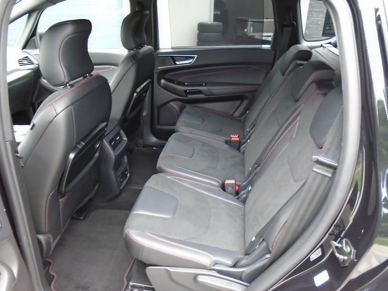 Ford S-MAX 2.5 Duratec FHEV ST-Line 140kW - fotka 19 z 46