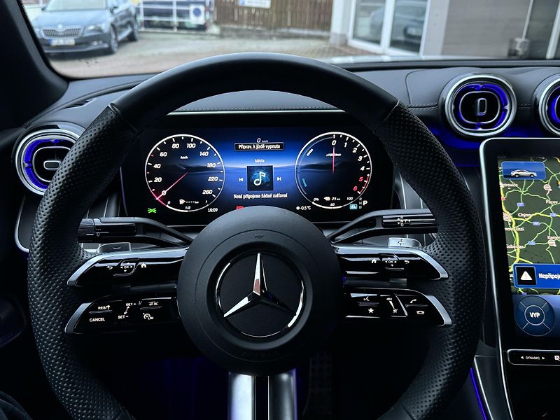 Mercedes-Benz GLC 300 de kupé AMG Premium - fotka 11 z 18