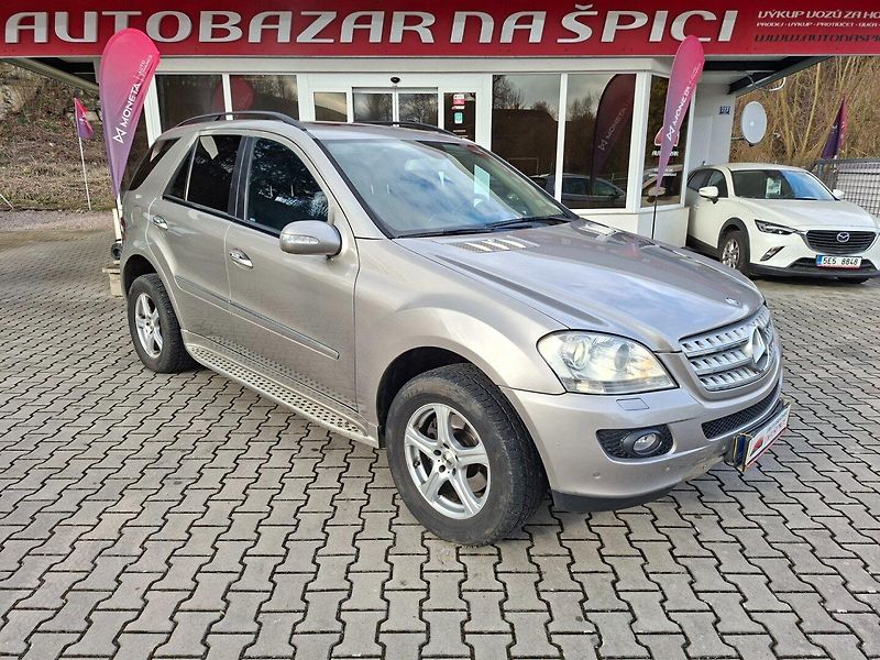 Mercedes-Benz Třídy M (2007) 320CDI 165kW 4MATIC - fotka 2 z 35
