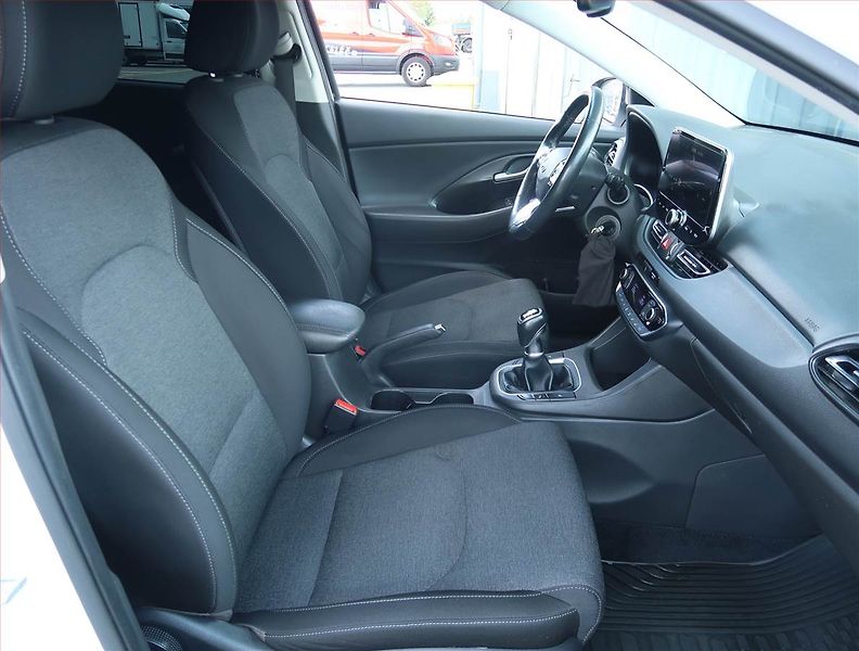 Hyundai i30 (2022) Smart 1.5 DPI, ČR,1.maj - fotka 9 z 21