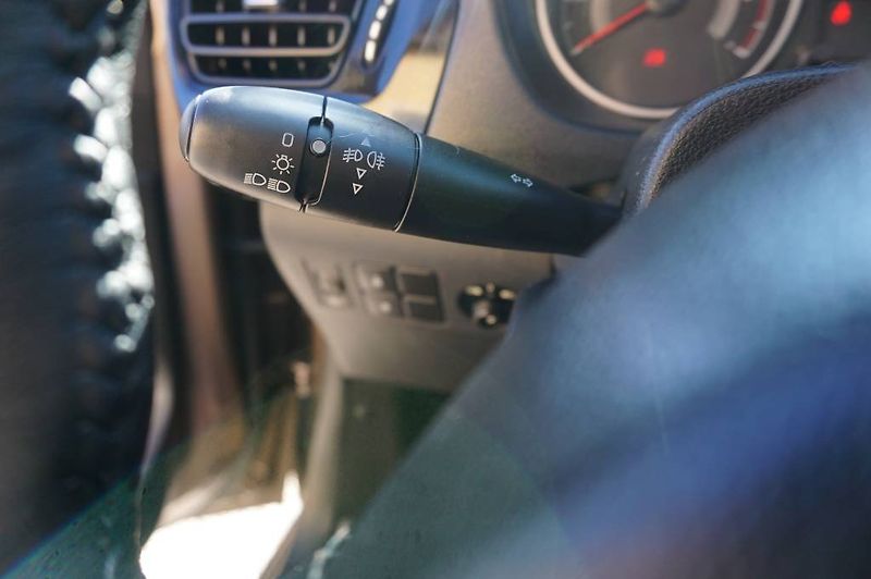 Peugeot 301 (2012) 1,6 1,Majitel  nové v ČR - fotka 29 z 33