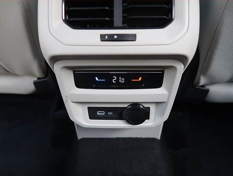 Volkswagen Tiguan (2023) Elegance 2.0 TDI, digi klima - fotka 27 z 32