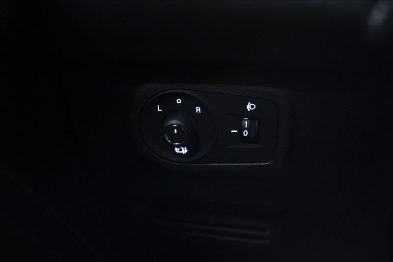 MG ZS 1,5 ESSENTIAL PLUS ZÁRUKA 2031 - fotka 34 z 41