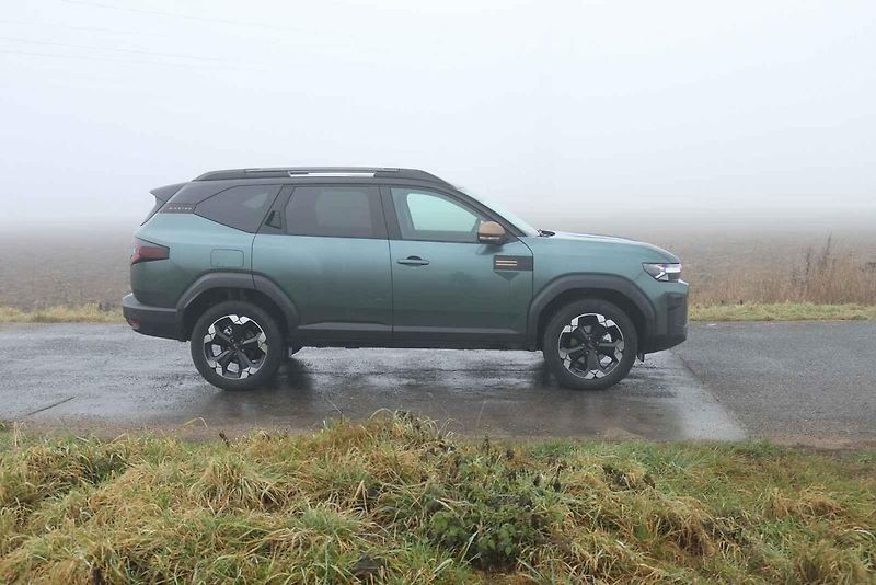 Dacia Bigster je posledním přírůstkem do modelové řady značky a zároveň její vlajkovou lodí.