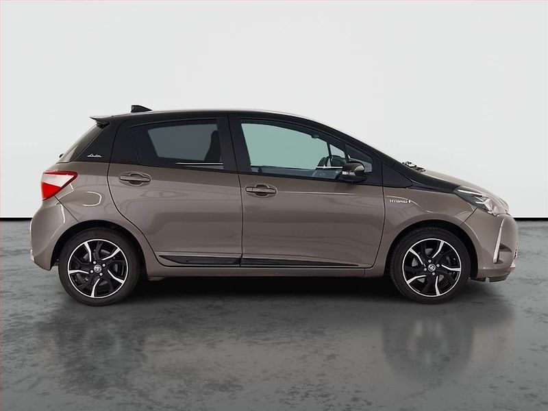 Toyota Yaris (2019) Style 1.5 Hybrid, Automat - fotka 6 z 24