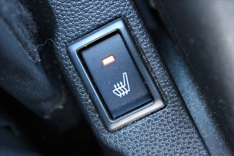 Suzuki Ignis 1,2 i  4x4,COMFORT,VÝHŘEVY - fotka 17 z 39