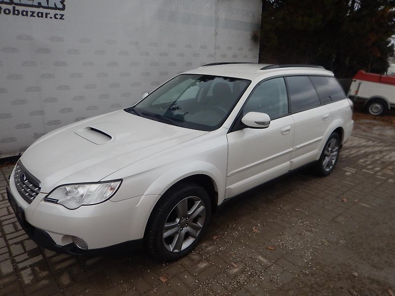 Subaru Outback 2.0 D 110 KW - fotka 2 z 15