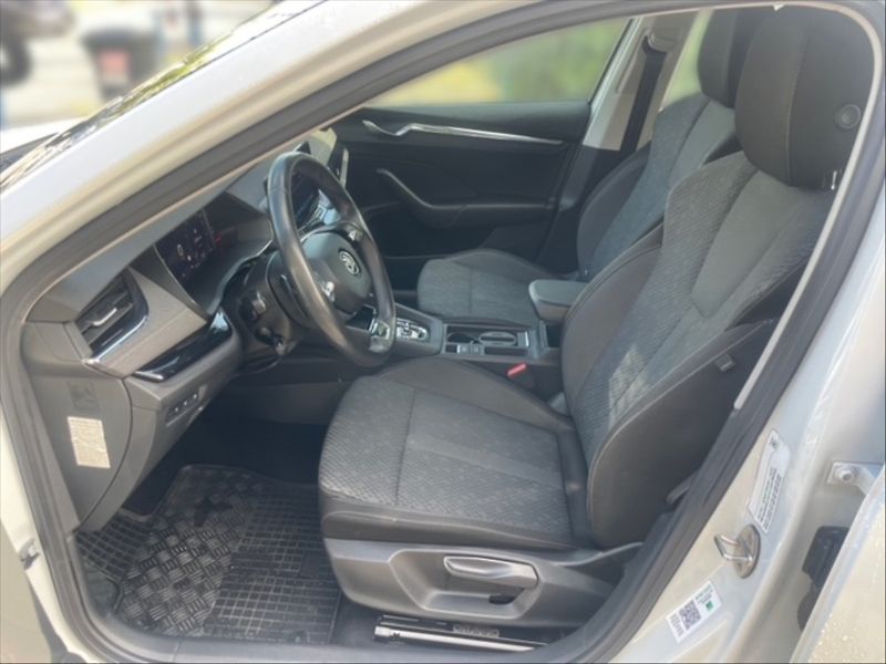 Škoda Octavia 2,0 TDI Style DSG - fotka 7 z 11