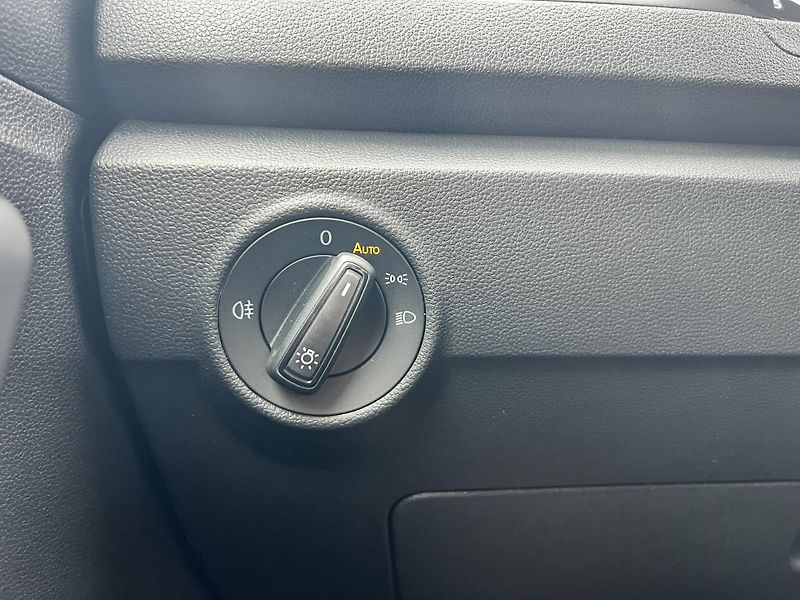 Volkswagen T-Roc 1.0 - fotka 16 z 22