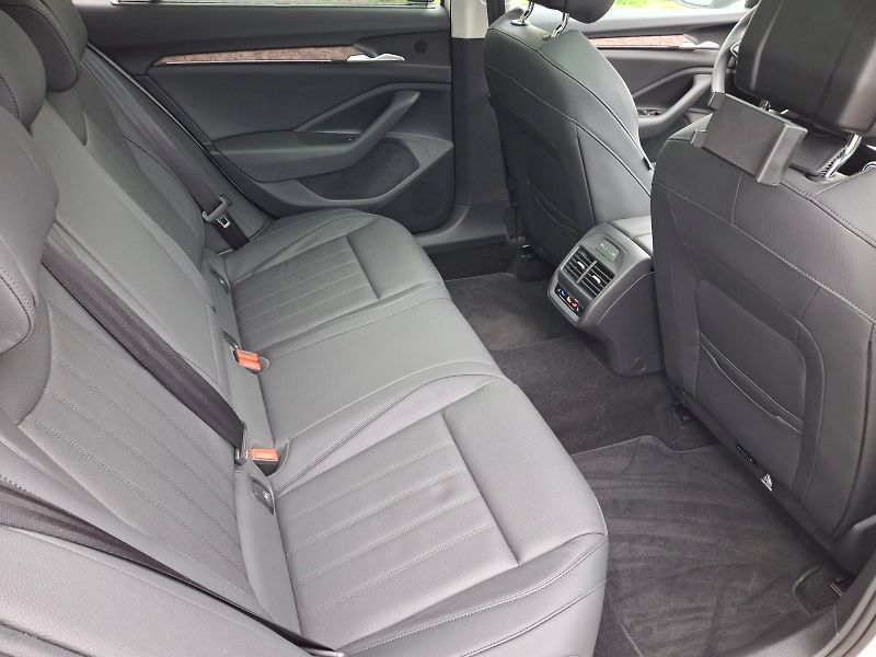 Škoda Superb (2025) Combi iV L&K DSG 1,5TSi 150kW - fotka 15 z 35