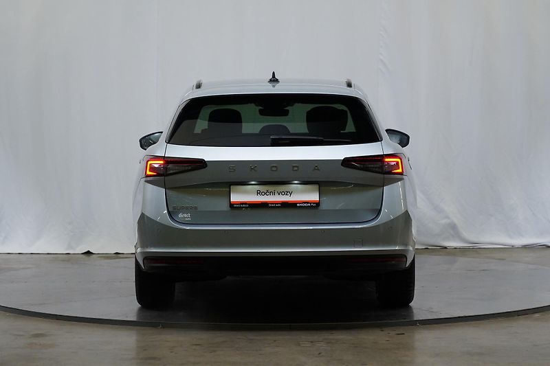 Škoda Superb - fotka 6 z 27